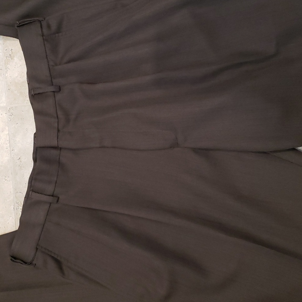 Mens Brown Haggar Pleated and cuffed Dress Pants Size 36/34